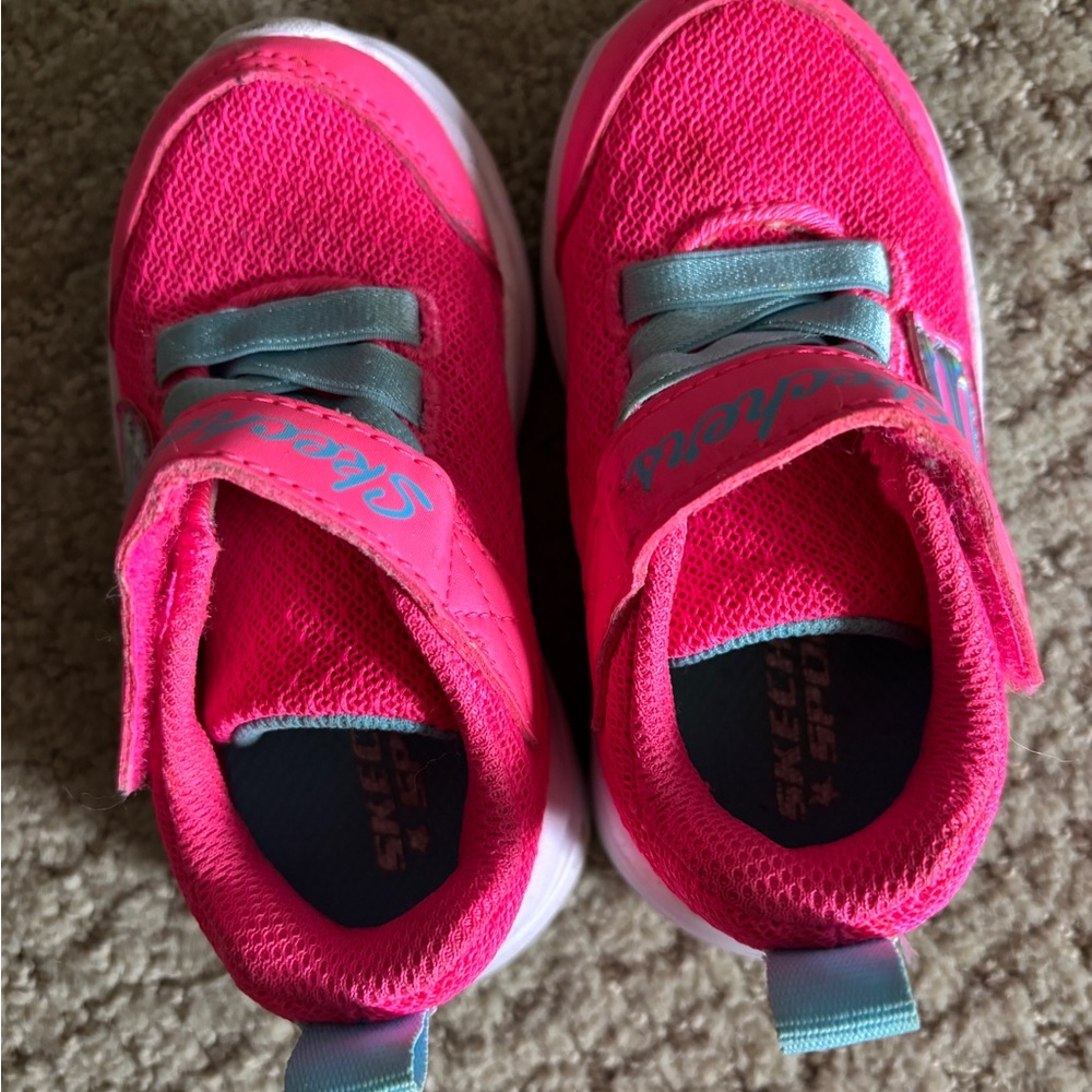 Sketchers VGUC, Barely worn! Super cute Pink velcro sketcher toddler shoes